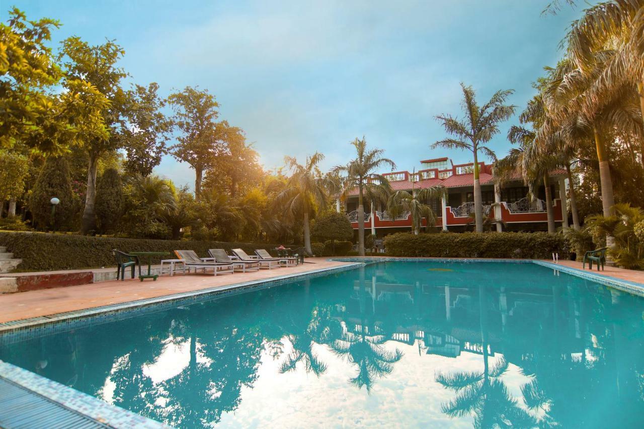 Hotel The Narayana Palace By Salvus à Rishīkesh Extérieur photo