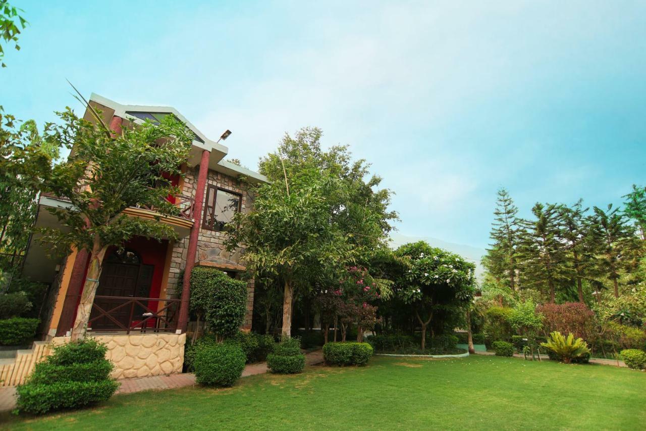 Hotel The Narayana Palace By Salvus à Rishīkesh Extérieur photo
